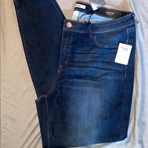 BRAND NEW Skinny Jeans